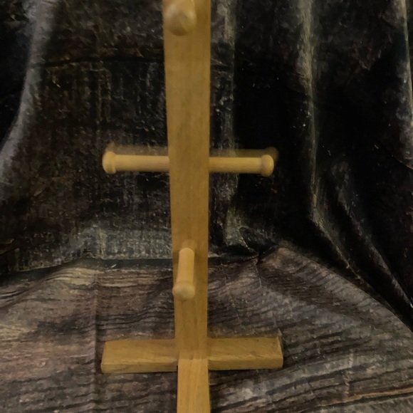 6 Cup Wodden Cup Holder . Very good condition! - Picture 3 of 3